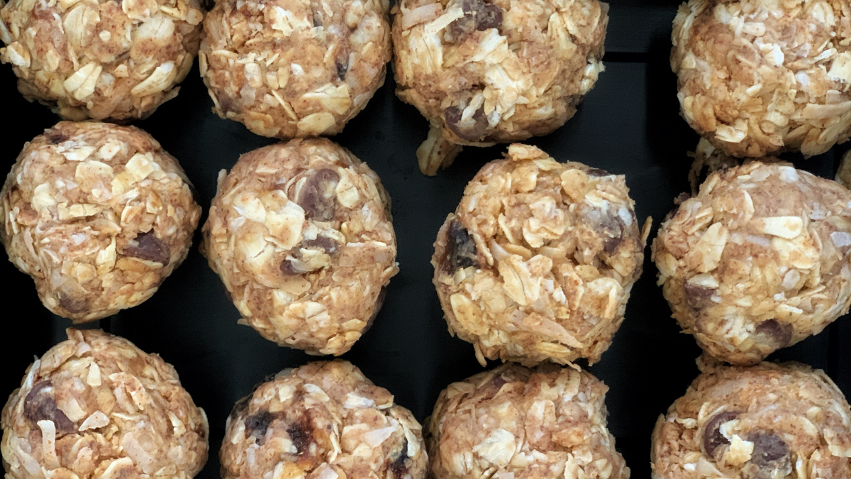 These are the best energy bites for hiking!